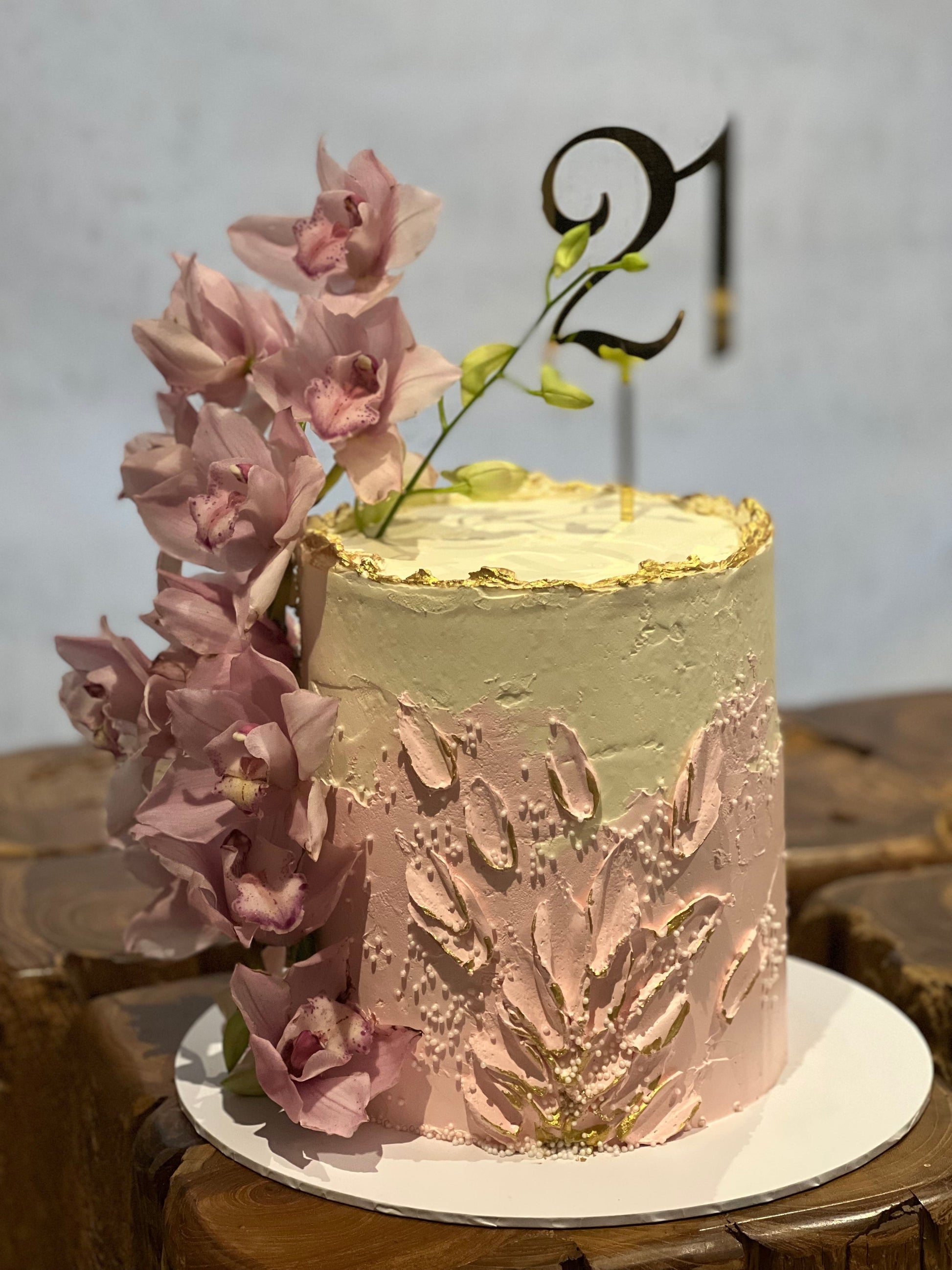 Elegant Floral Birthday Cake with Fresh Flowers - 2KG Custom Vanilla Buttercream