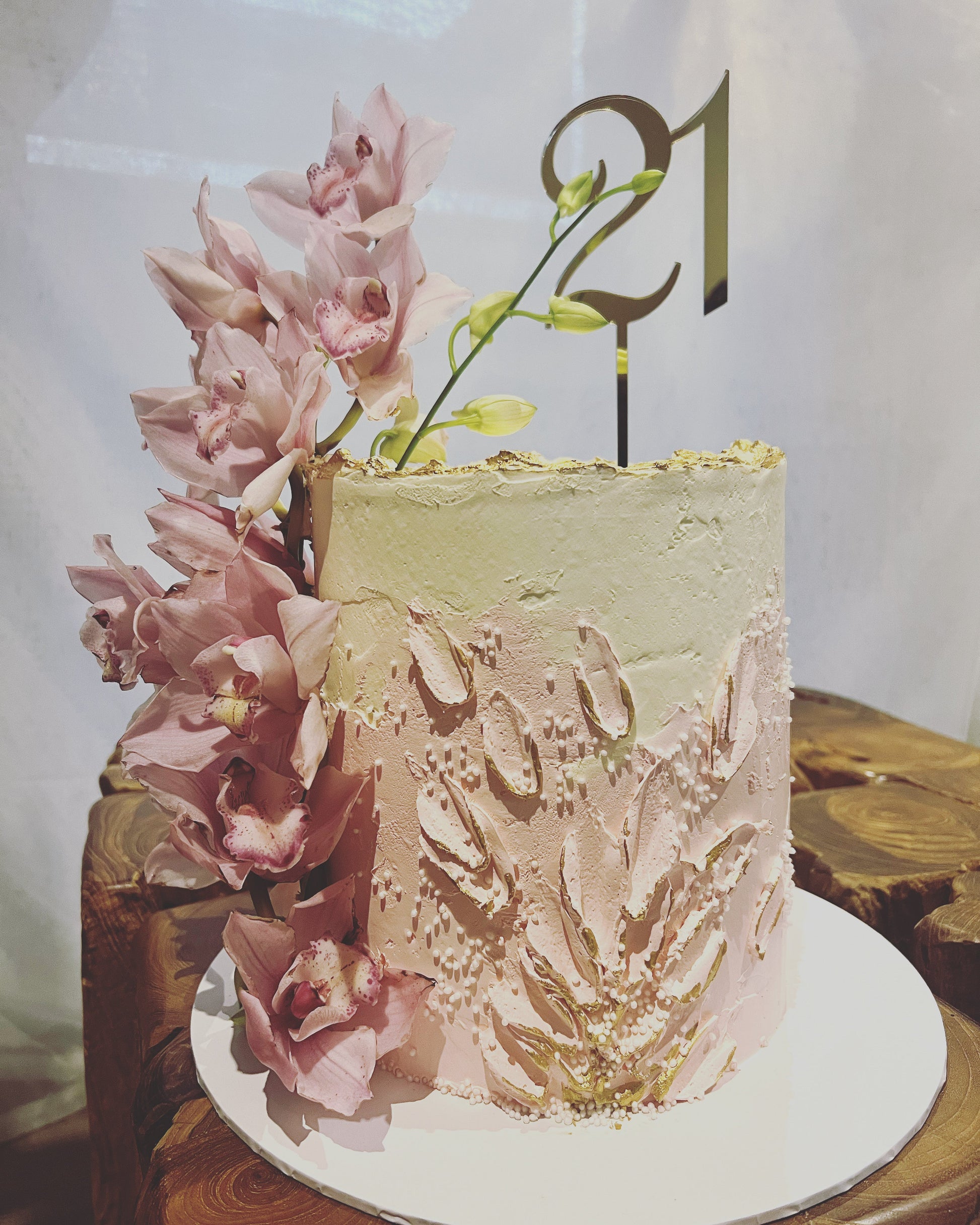 Elegant Floral Birthday Cake with Fresh Flowers - 2KG Custom Vanilla Buttercream