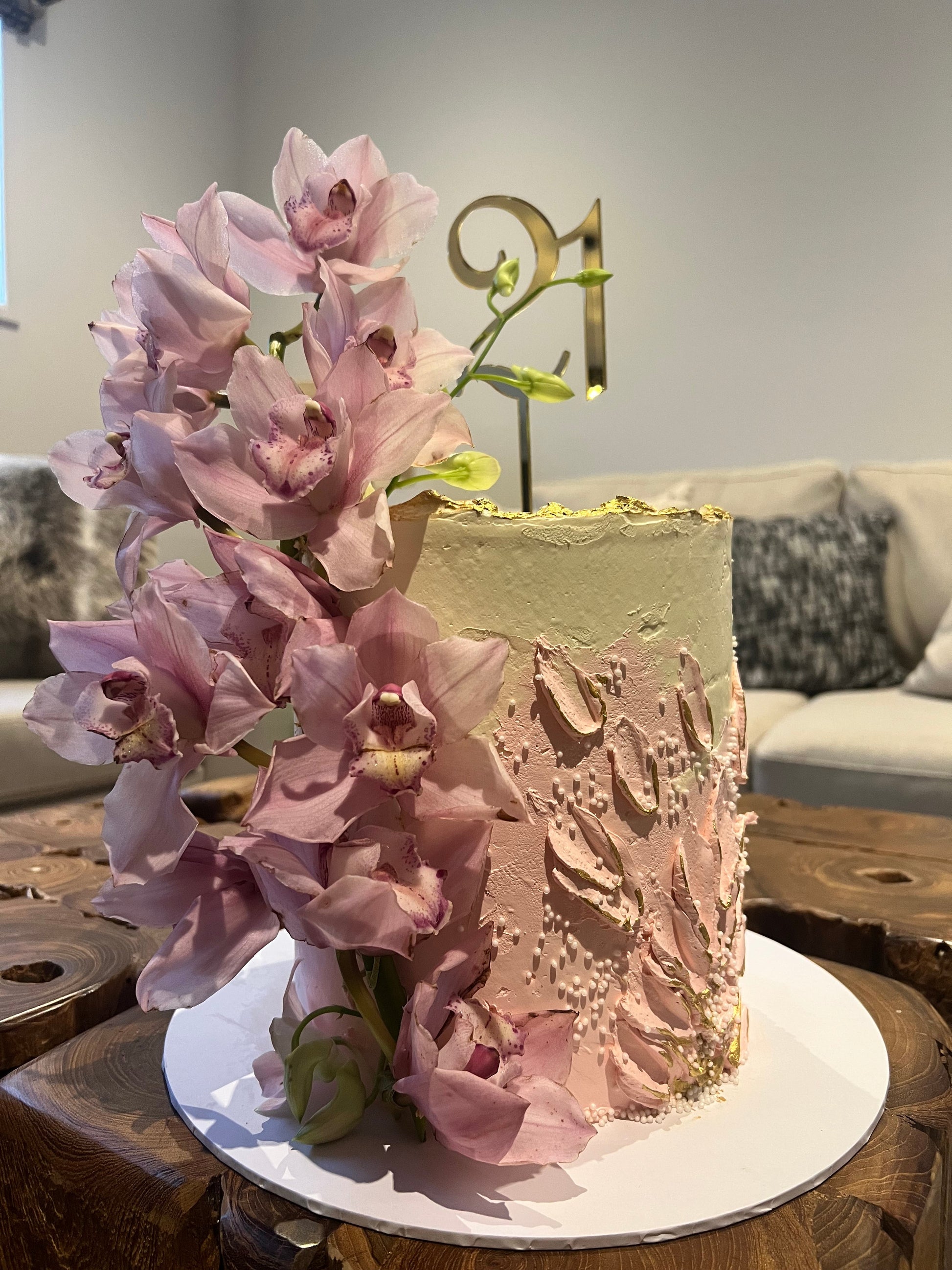 Elegant Floral Birthday Cake with Fresh Flowers - 2KG Custom Vanilla Buttercream